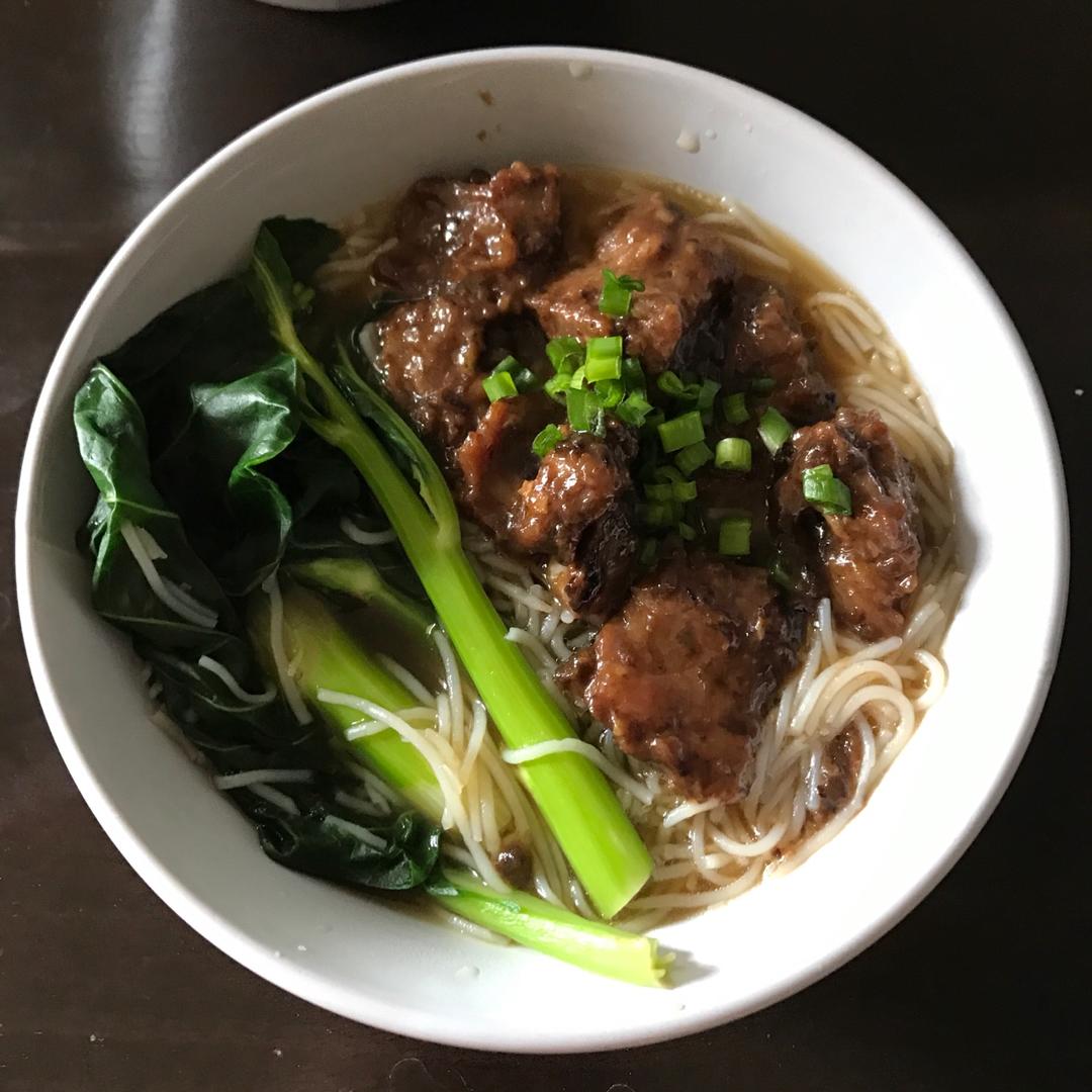 排骨蒸河粉