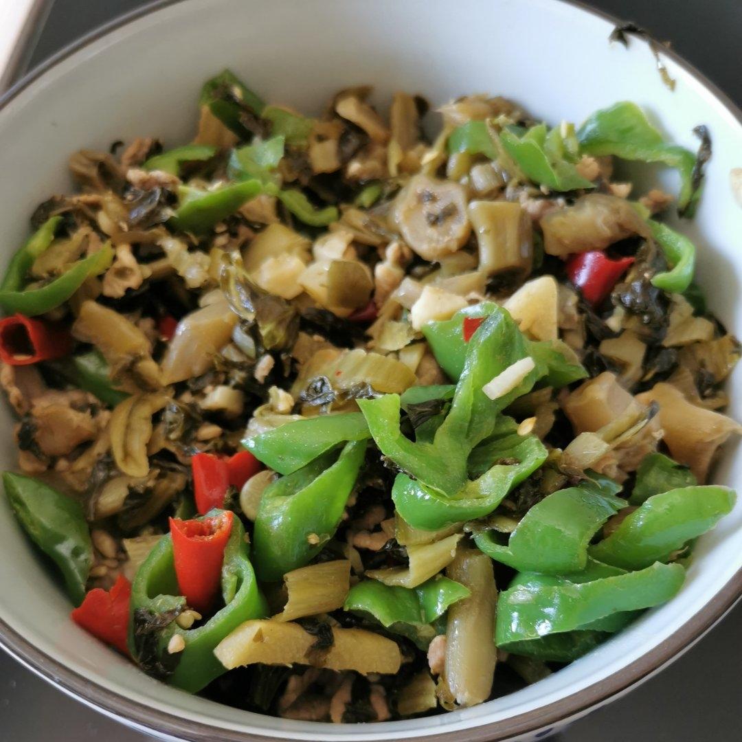 雪里蕻咸菜～雪菜炒肉丝～下饭～简单～可做雪菜肉丝面浇头