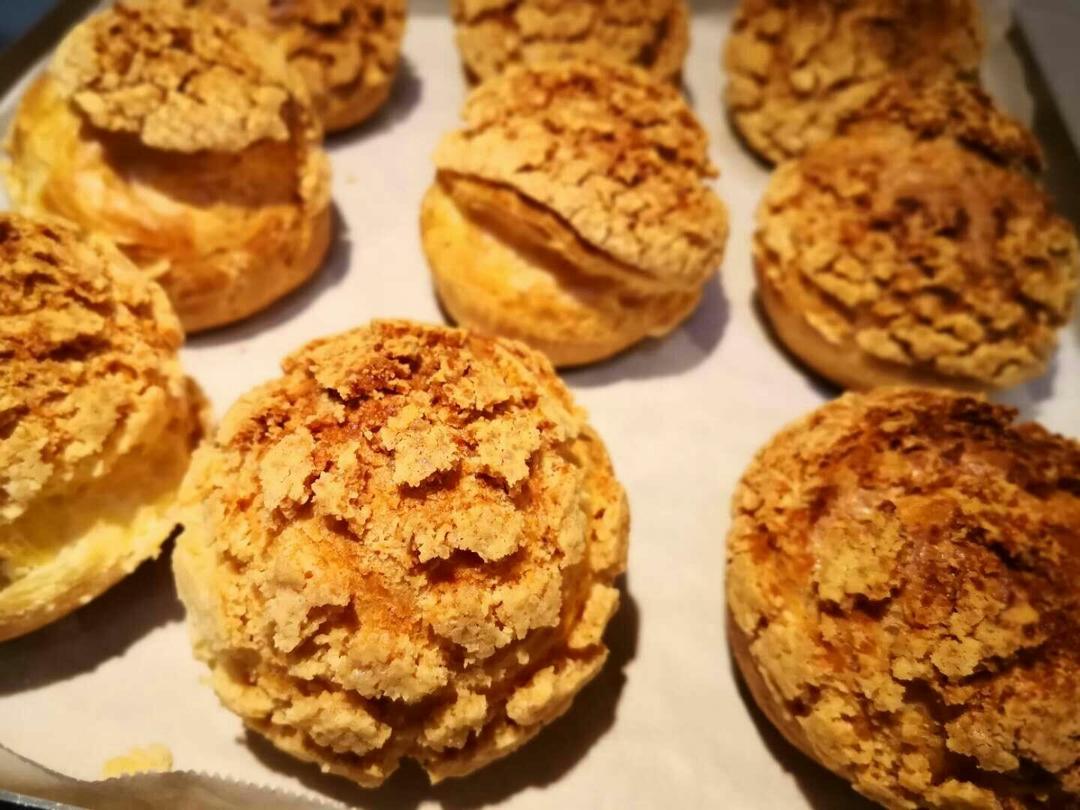 巧克力酥皮泡芙