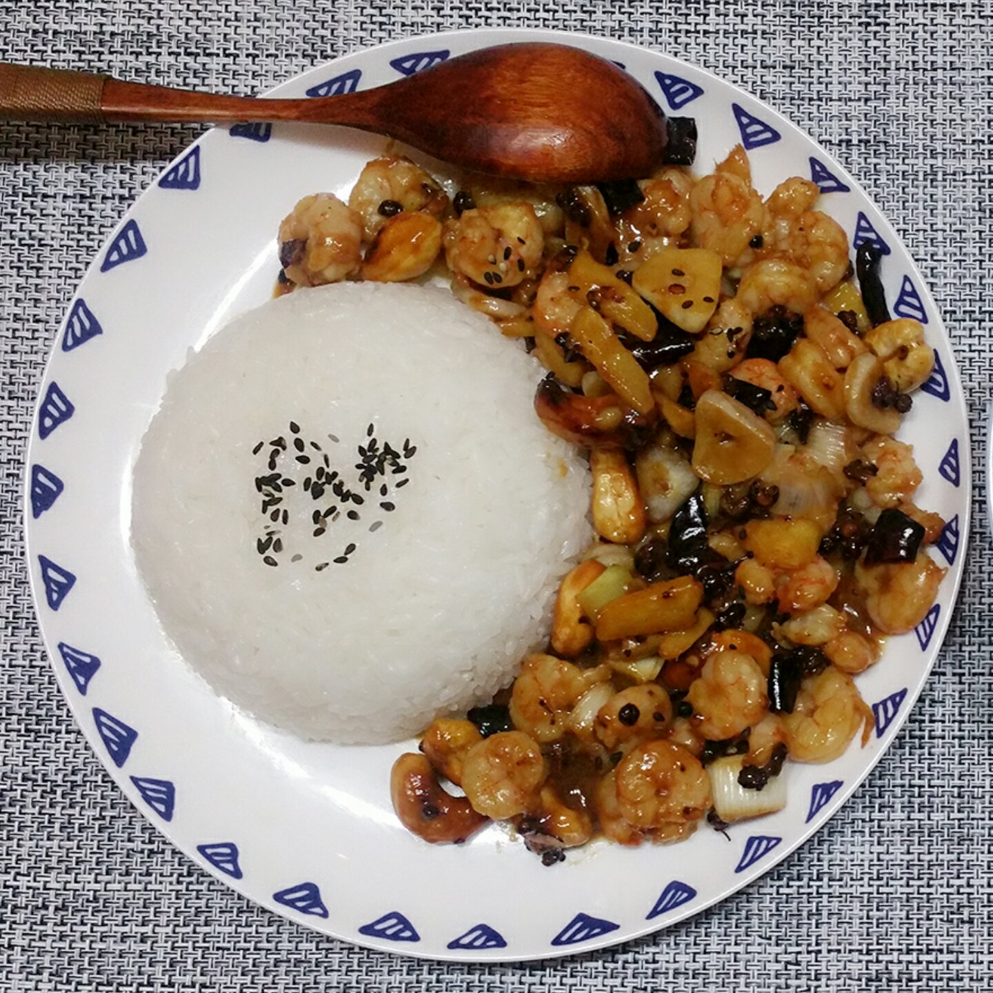 宫保虾球