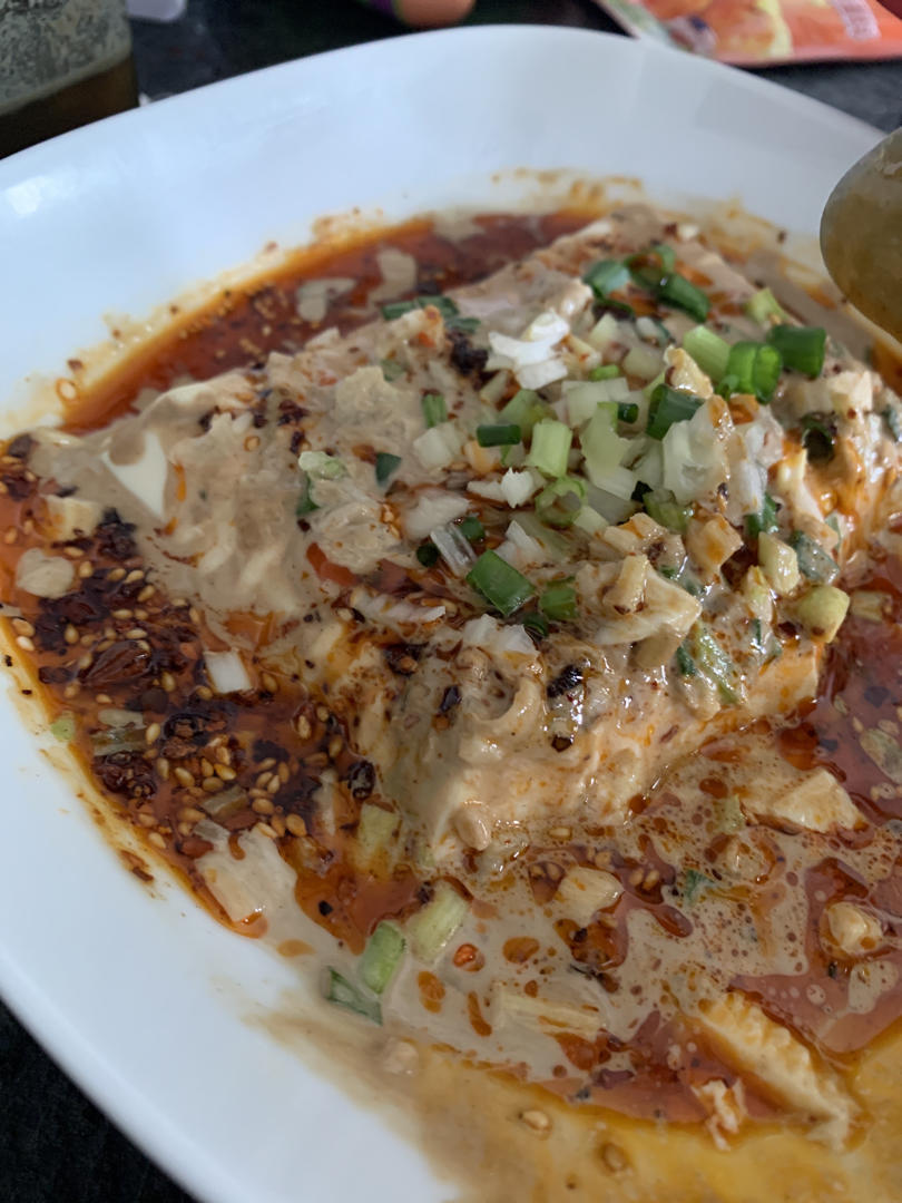 重庆老店的招牌菜，直接干掉几碗白米饭的——淋汁豆腐