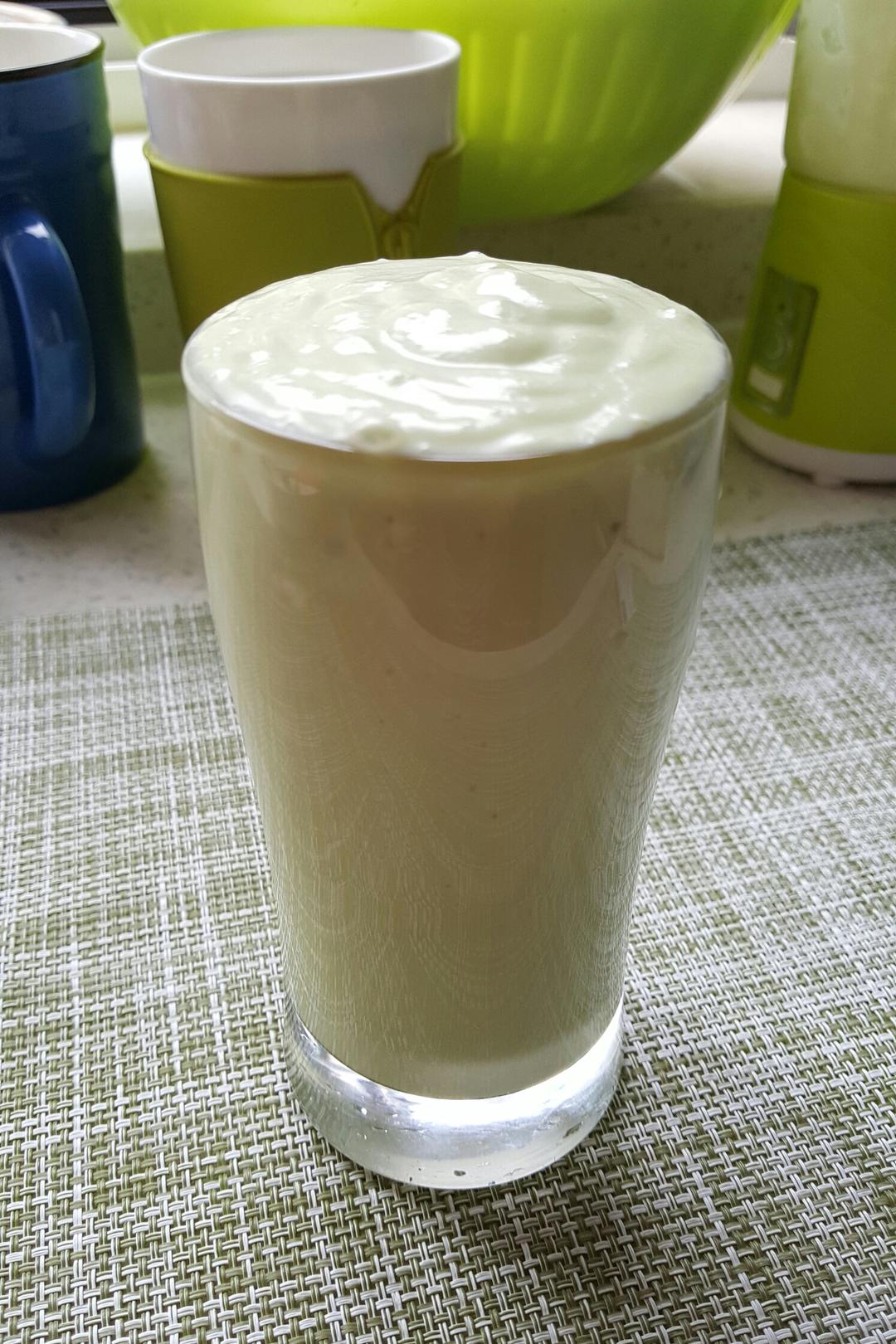 牛油果香蕉奶昔