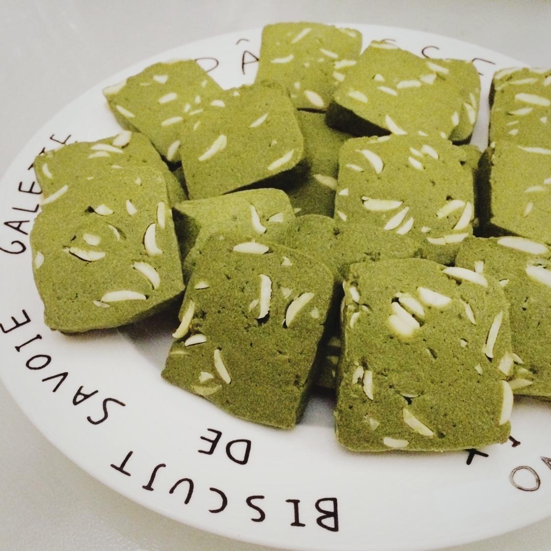 小莜莜莜做的抹茶杏仁饼干