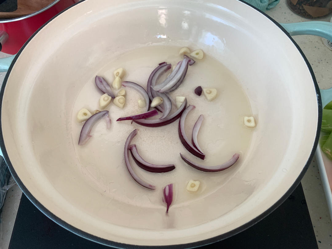 三汁焖鸡翅【11月北鼎珐琅锅食谱】