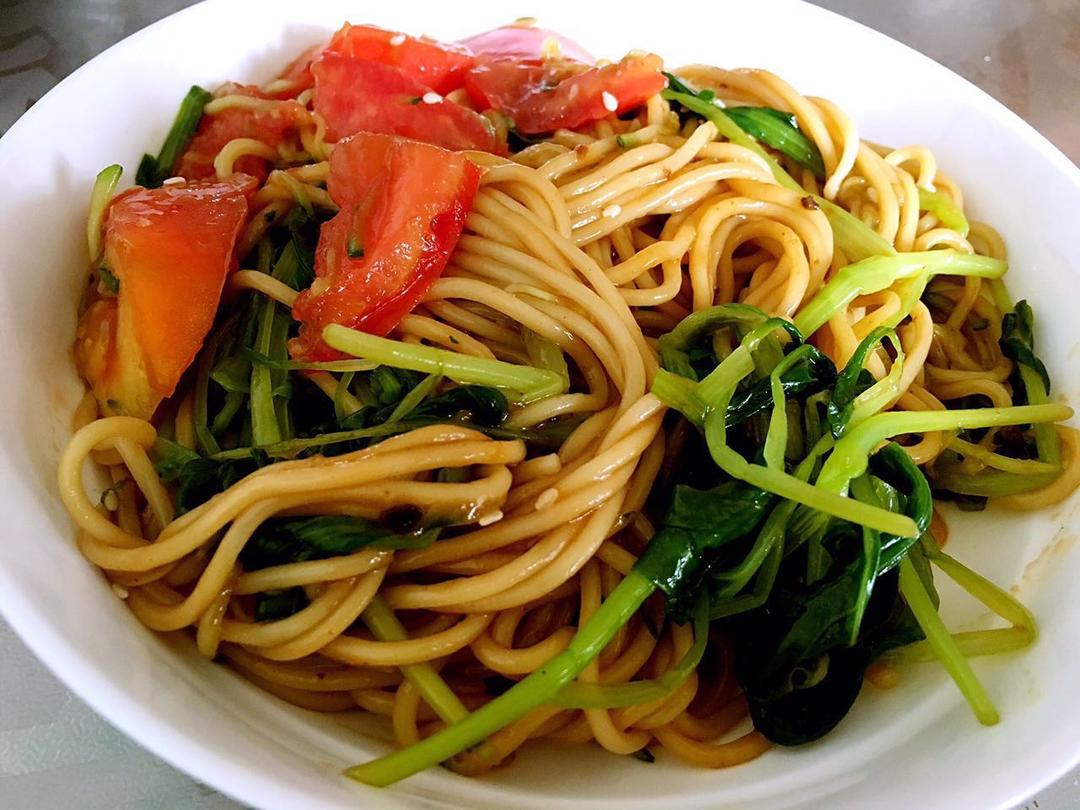 袁亚新做的凉拌面