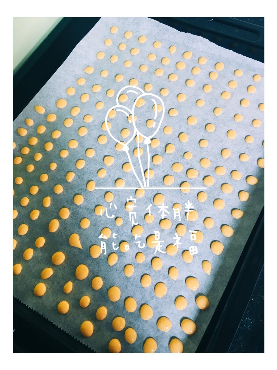 入口即化的无添加蛋黄溶豆