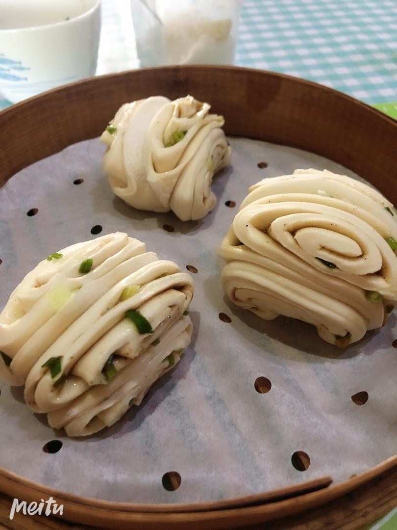 驰儿儿做的葱油花卷馒头