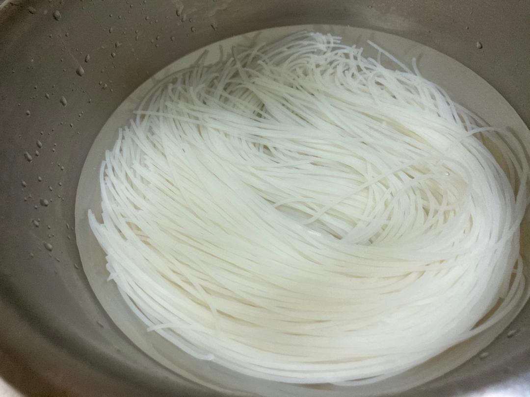 干米粉的泡发的做法 步骤3