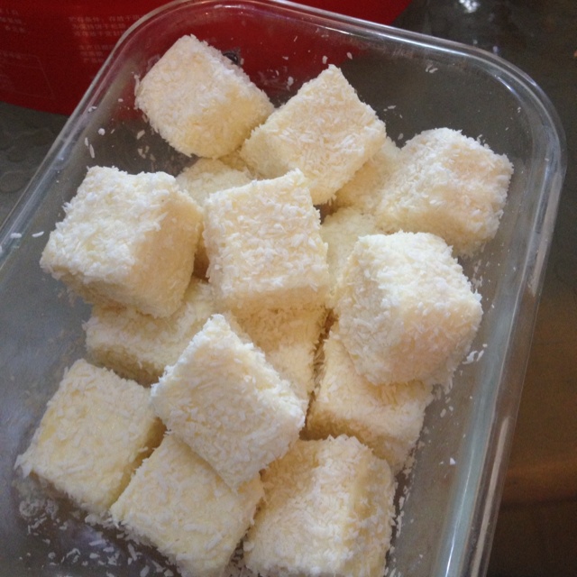 完胜85度C牛奶椰丝小方