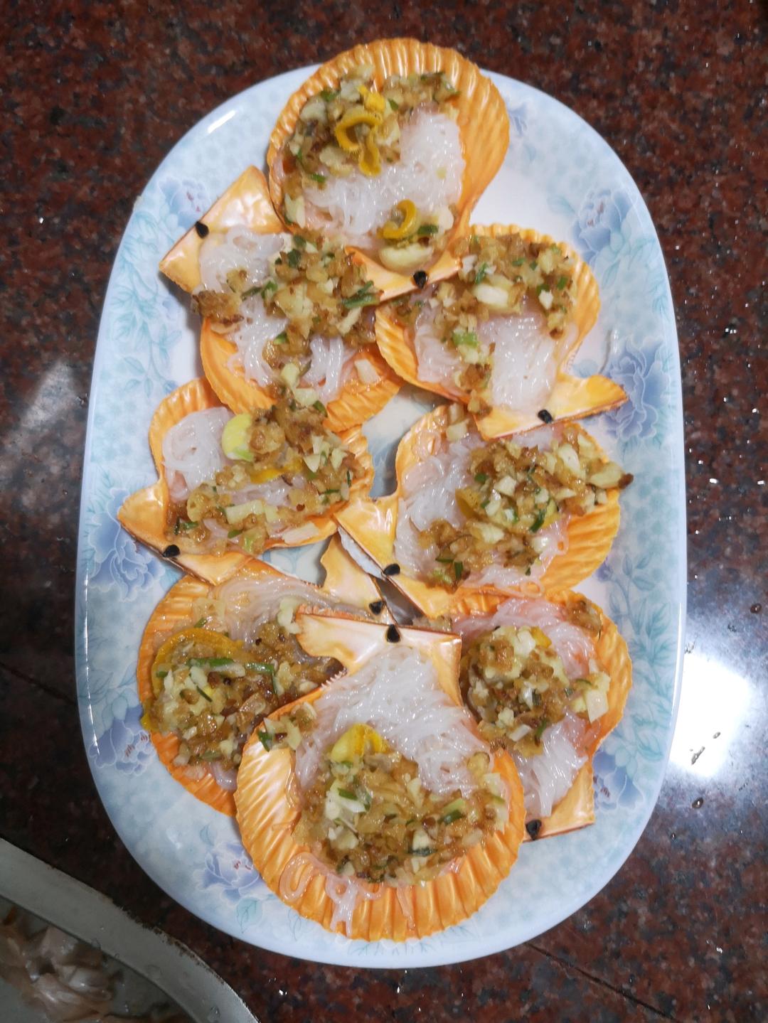 蒜蓉粉丝蒸扇贝粉丝入味有诀窍