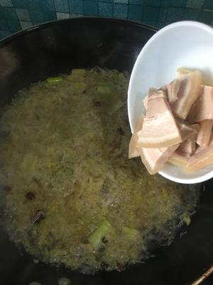 酸菜（东北）炖粉条汤很开胃😁的做法 步骤5