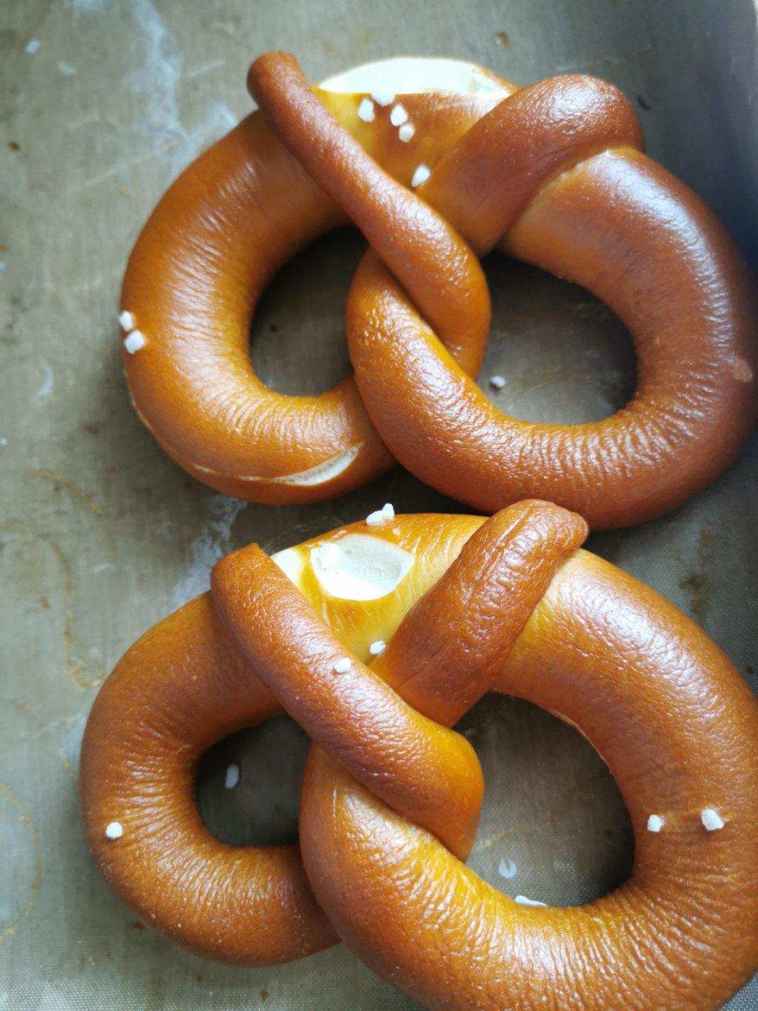 最详细的碱水包 【德国结面包 布雷结面包】有关碱水面包Brezel的一切 Bretzel Brezen Pretzel