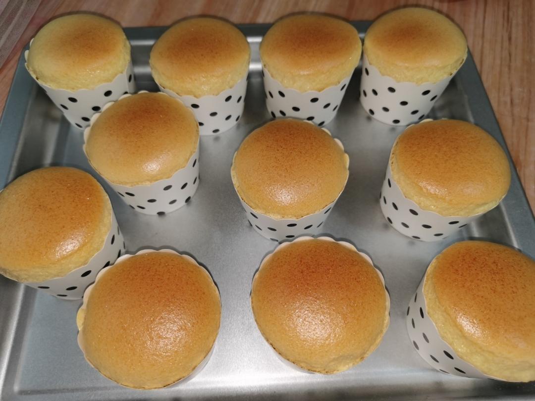 炼乳纸杯蛋糕