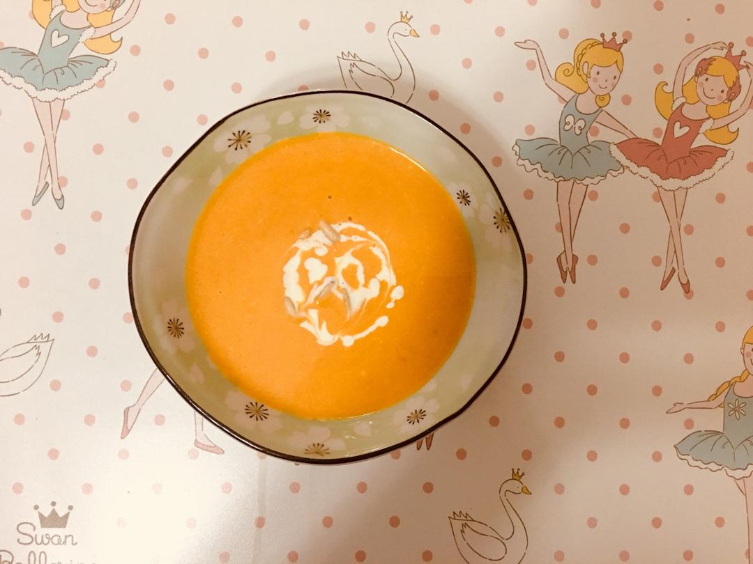 奶油南瓜浓汤 Pumpkin soup