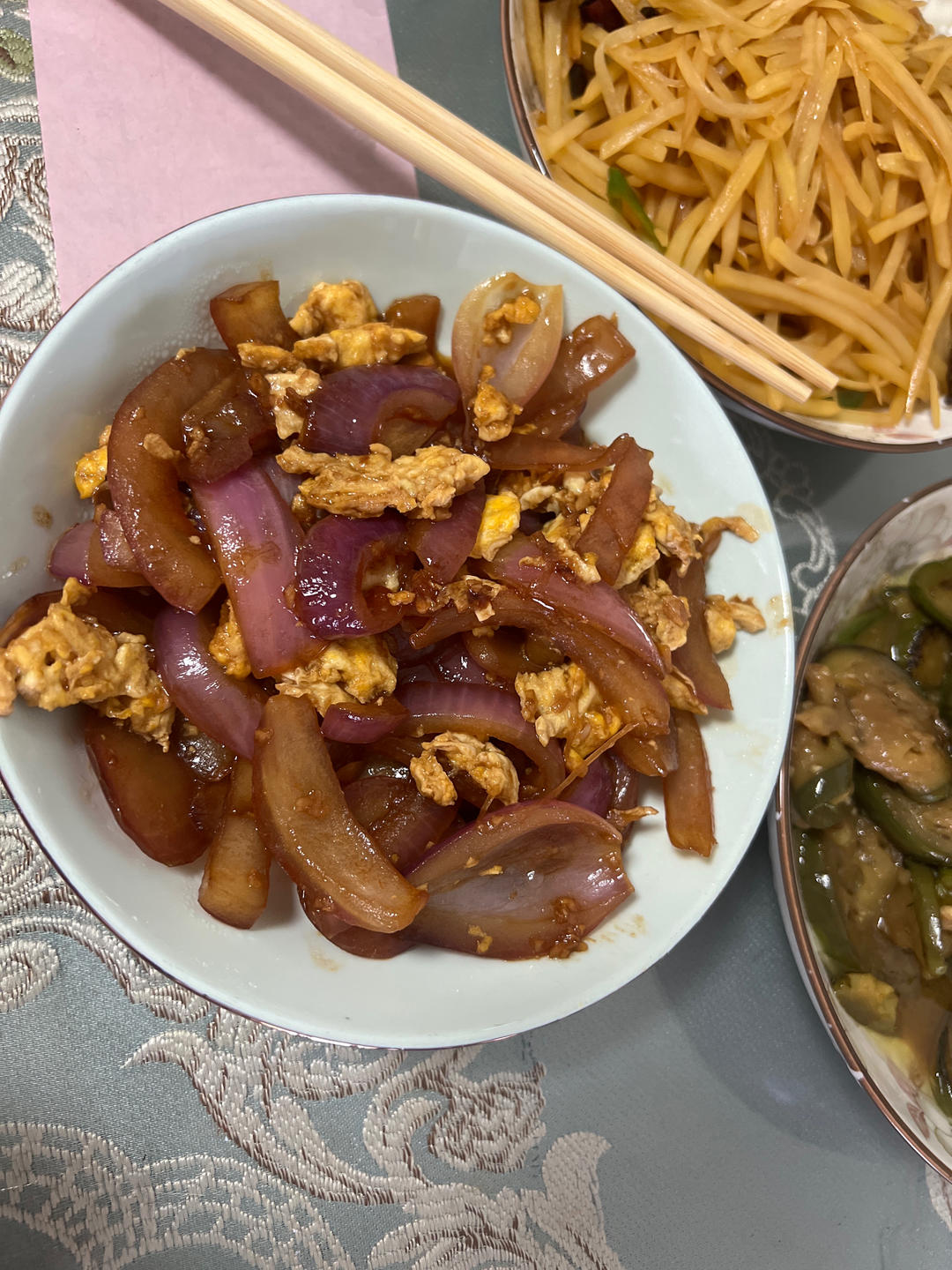 降压防癌的好食材  洋葱炒鸡蛋