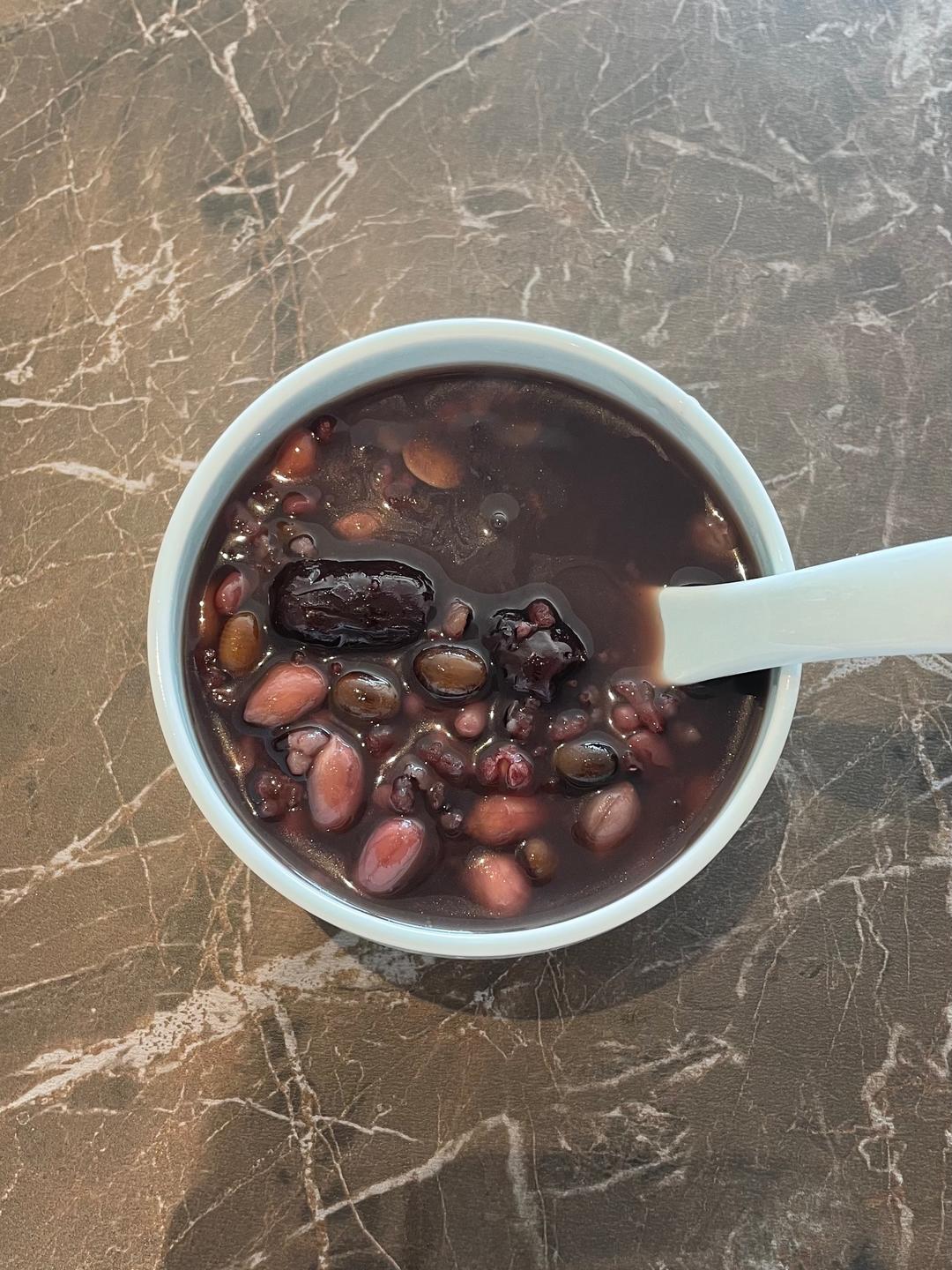 电饭煲{红豆花生粥}的做法 步骤4