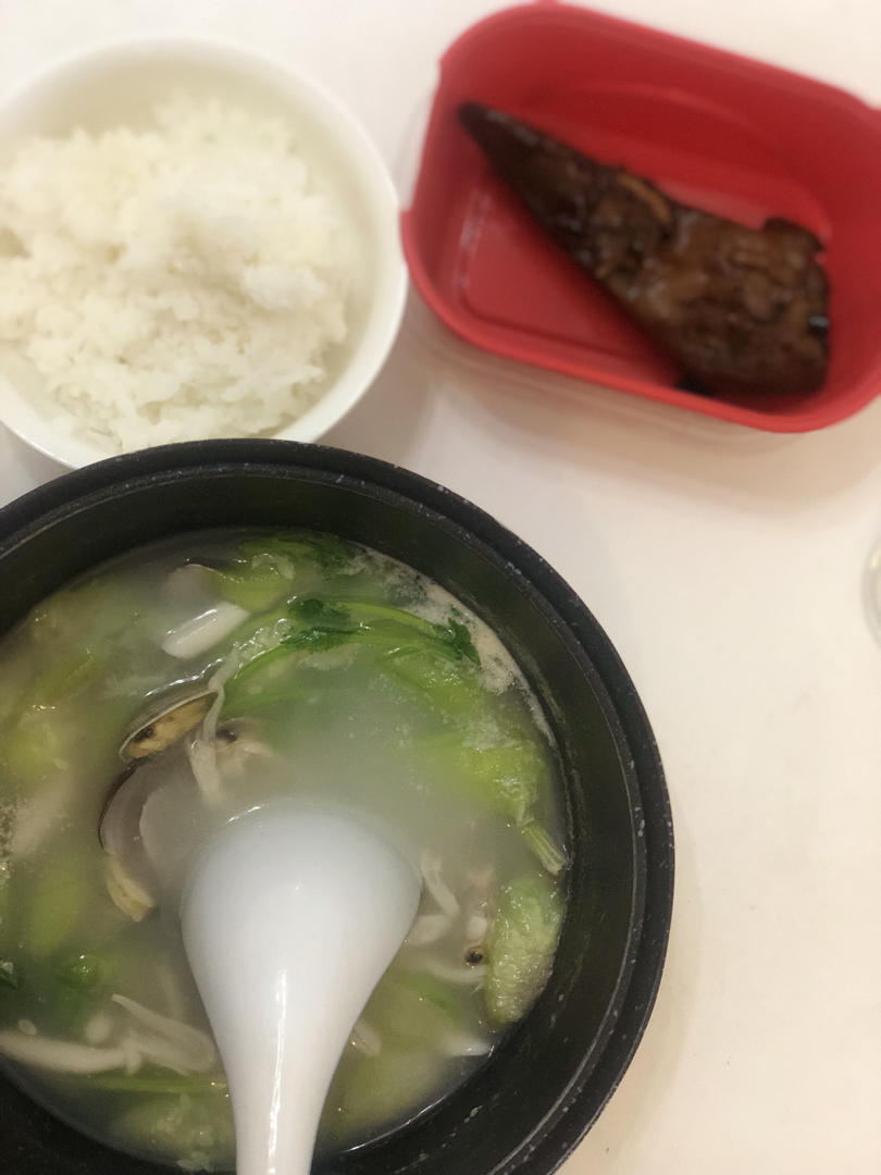 鲜汤一碗~花蛤丝瓜菌菇汤，清热解毒，止咳平喘，特别好喝