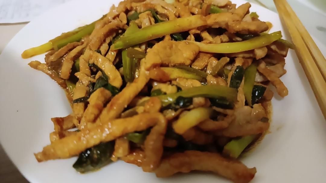 懒人版京酱肉丝卷，减脂期也放心吃！