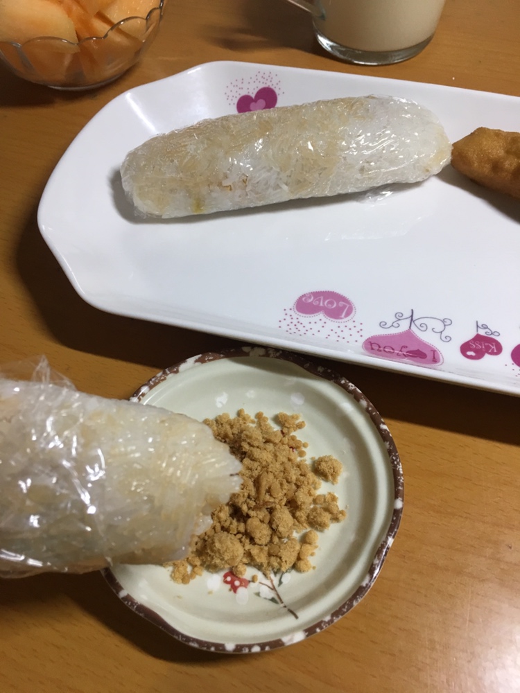 家庭版糯米包油条，比寿司做法简单，味道也很棒！的做法 步骤10