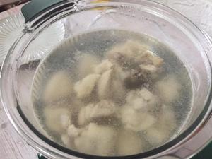 排骨汤、羊肉汤不如这碗汤—虫草花椰子鸡汤的做法 步骤3