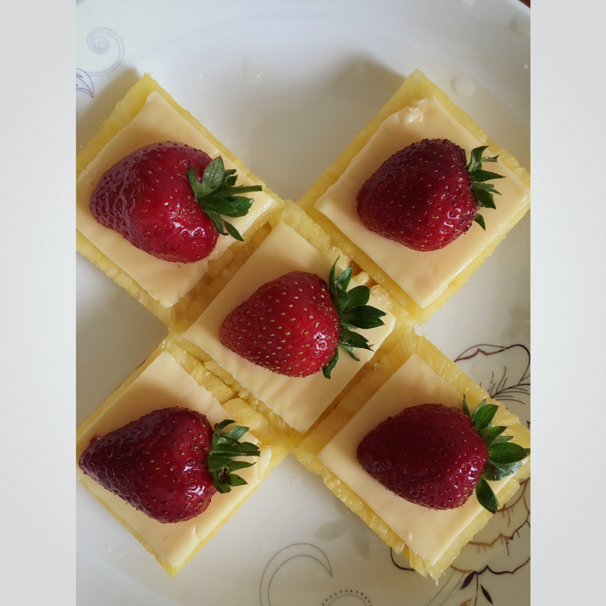 菠萝芝士小甜点