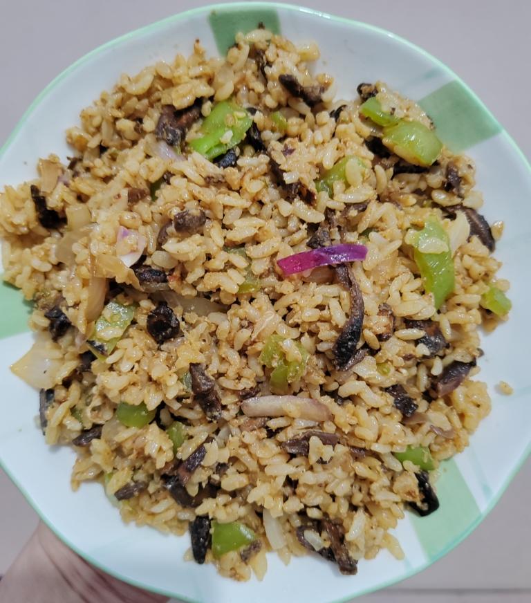 菌菇炒饭的做法