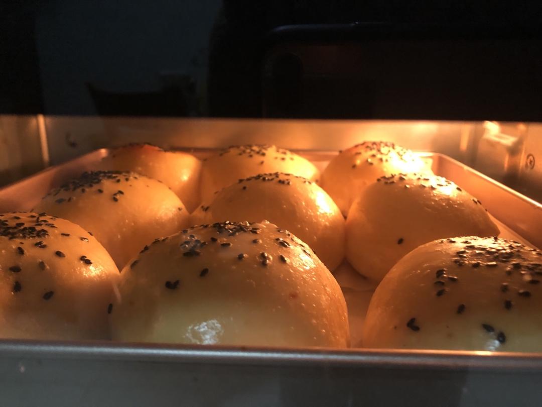 蜂蜜牛奶小餐包（一次发酵超级柔软拉丝）