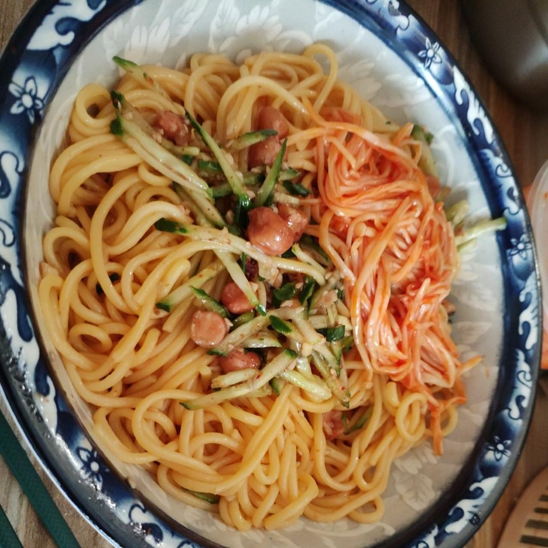 夏天的一碗凉面