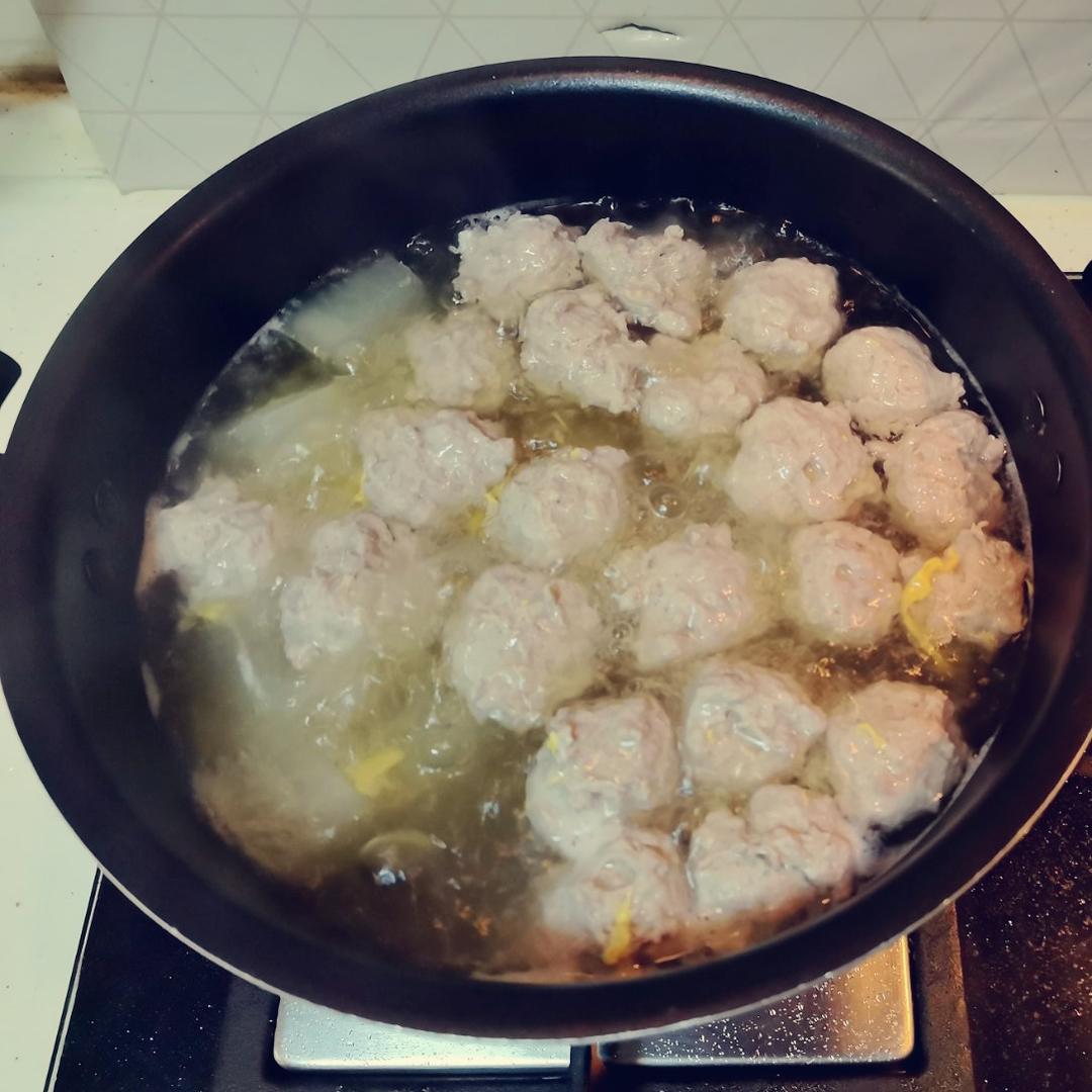 巨鲜美的冬瓜丸子汤