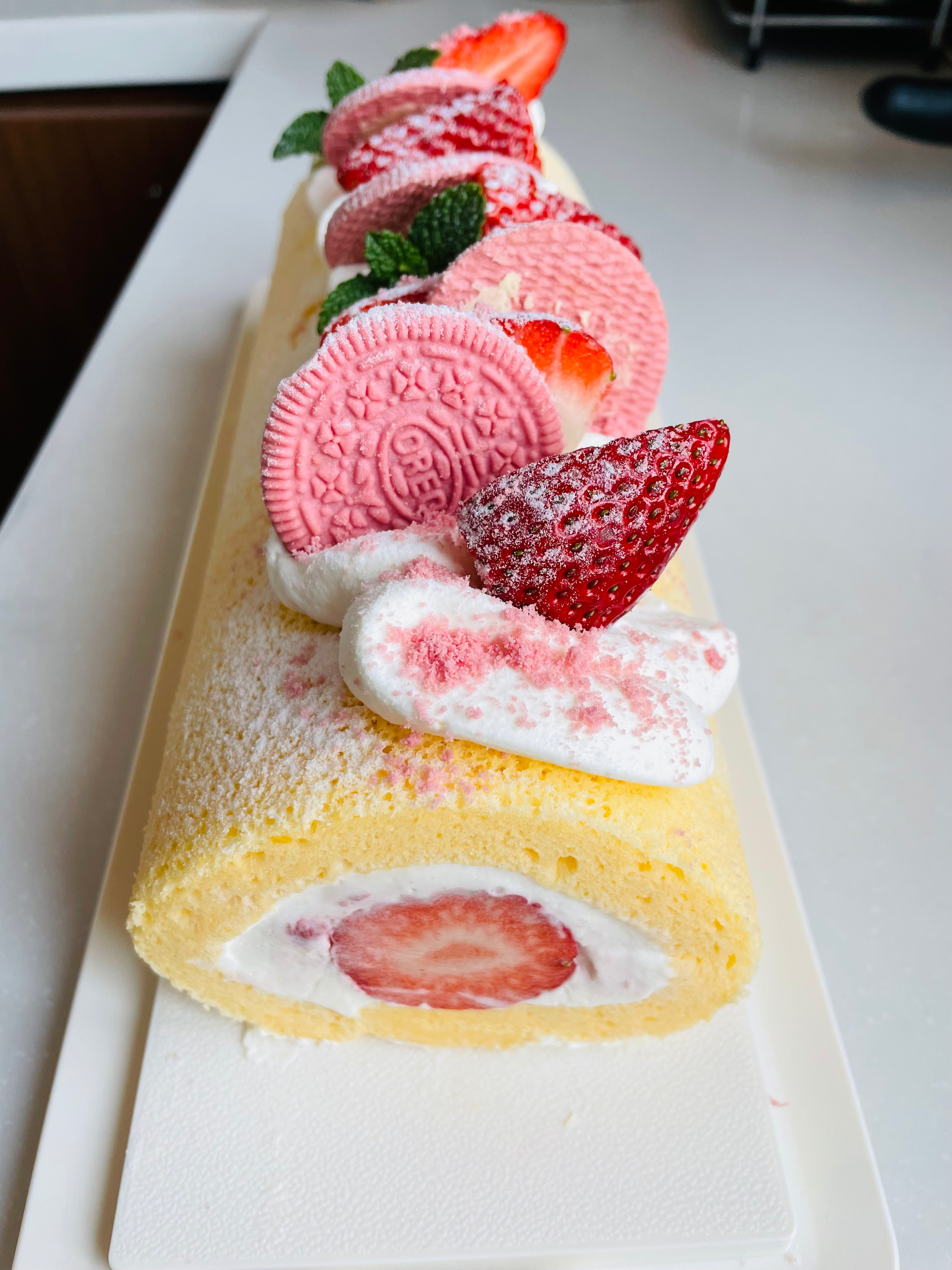 德永纯司亲授日本顶级酒店舒芙蕾草莓蛋糕卷