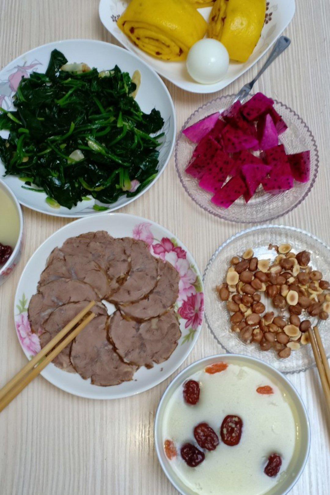 终于熬出一锅有厚厚米油的小米粥