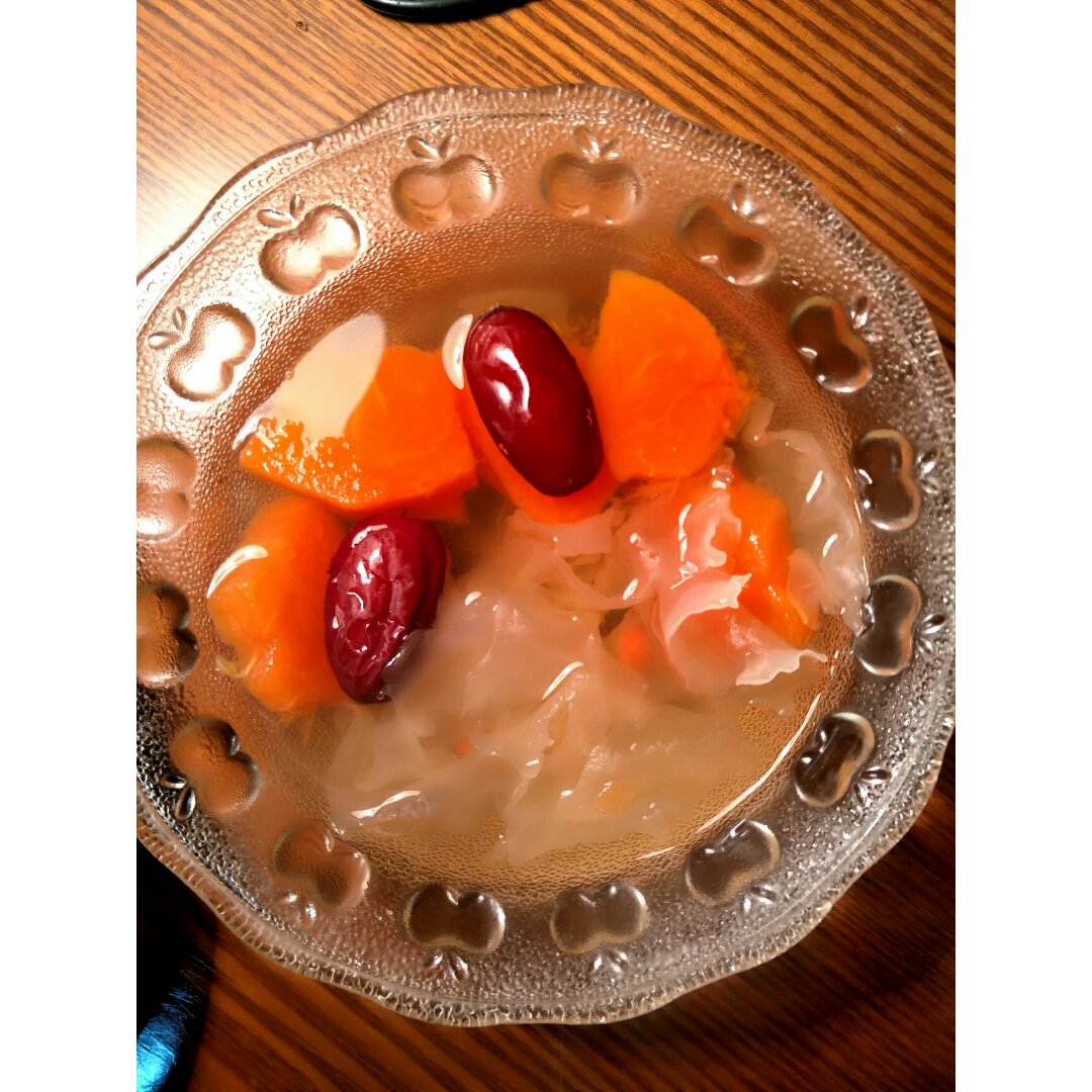 红枣木瓜银耳汤