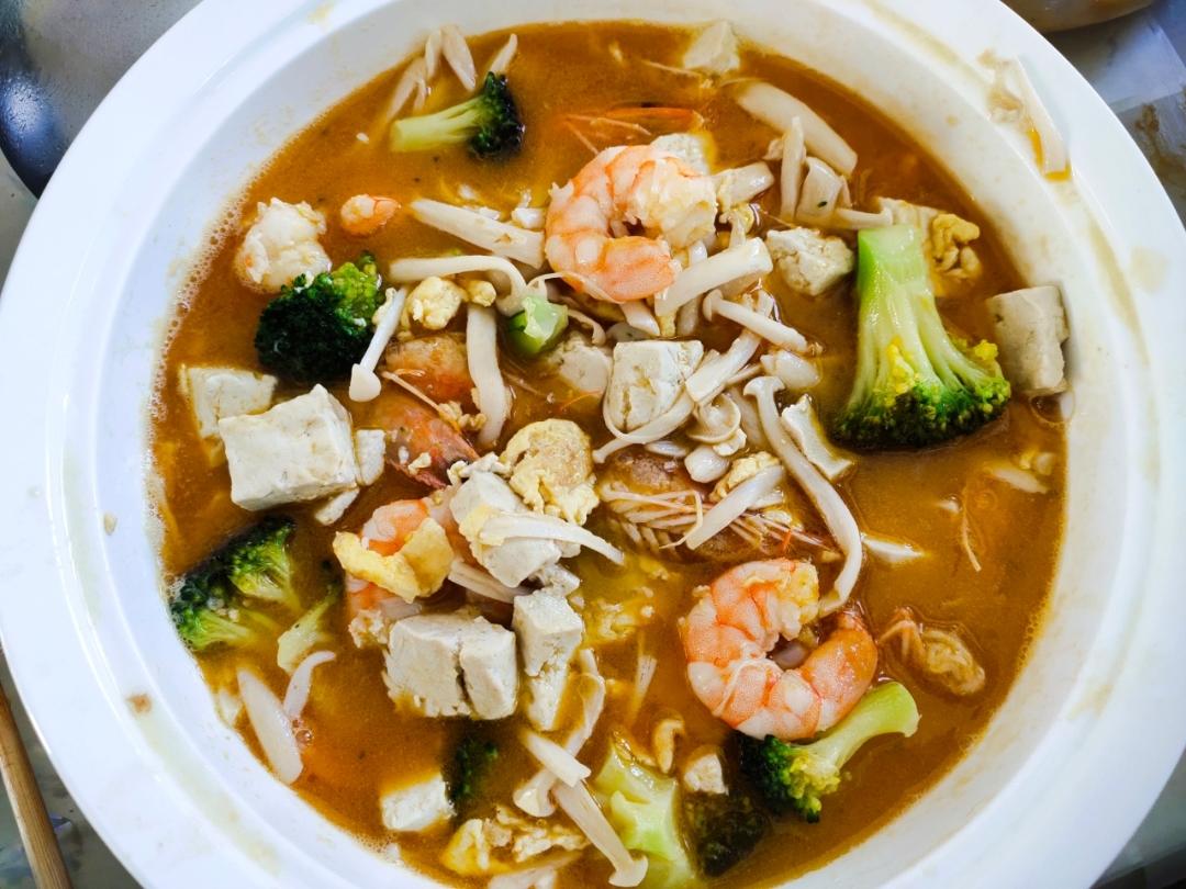 豆腐鲜虾菇菌汤