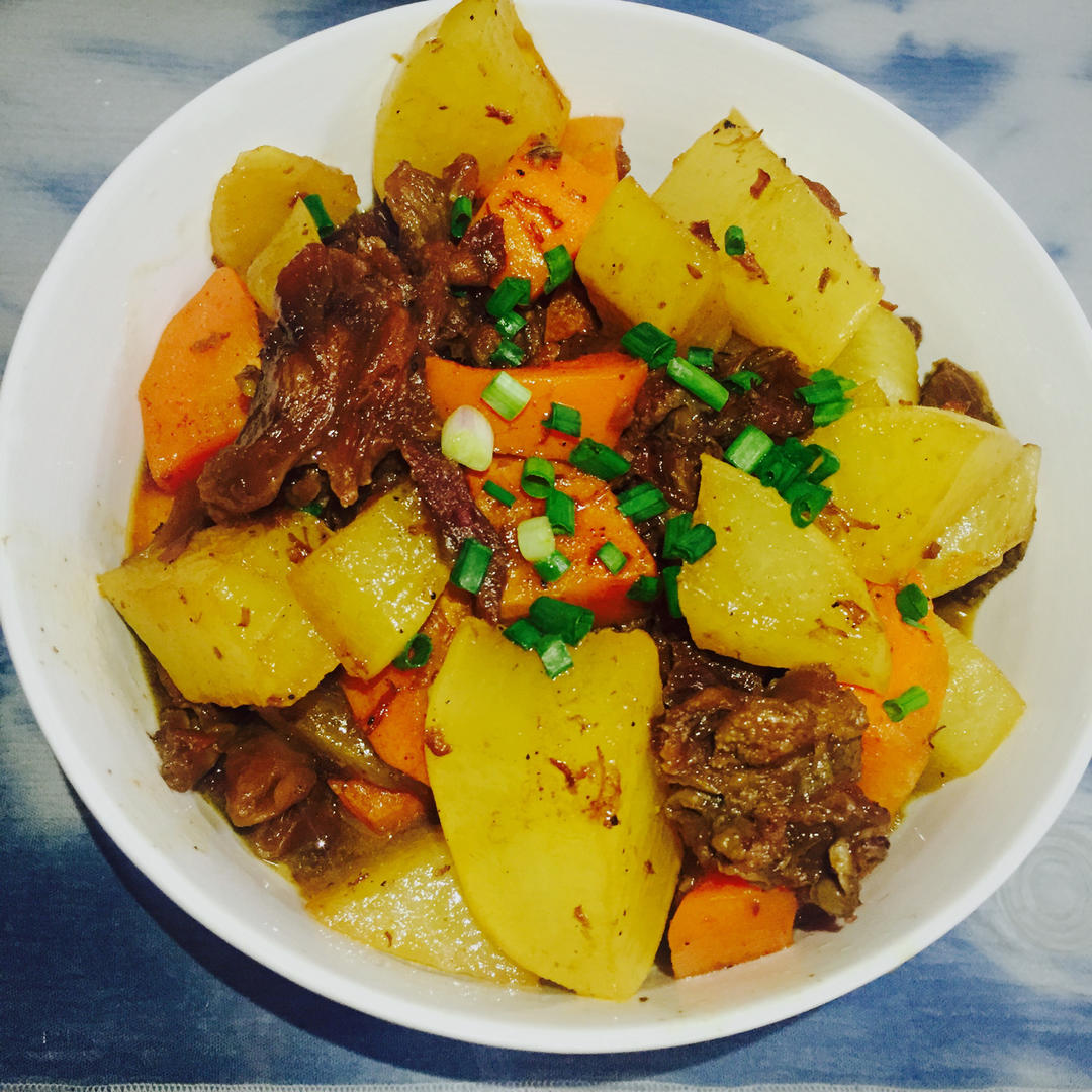 红烧土豆牛腩