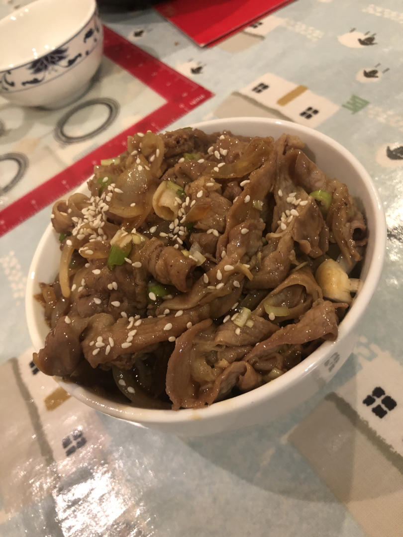 💕100%成功!!!🍱招牌肥牛饭专门店秘方·秒杀日本吉野家食其家！日式多汁牛肉饭 /嫩肥牛盖饭/牛肉饭/肥牛丼（超简单快速完美版）✨