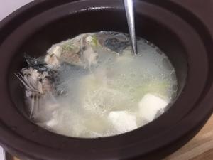 鲫鱼金针菇豆腐汤的做法 步骤2