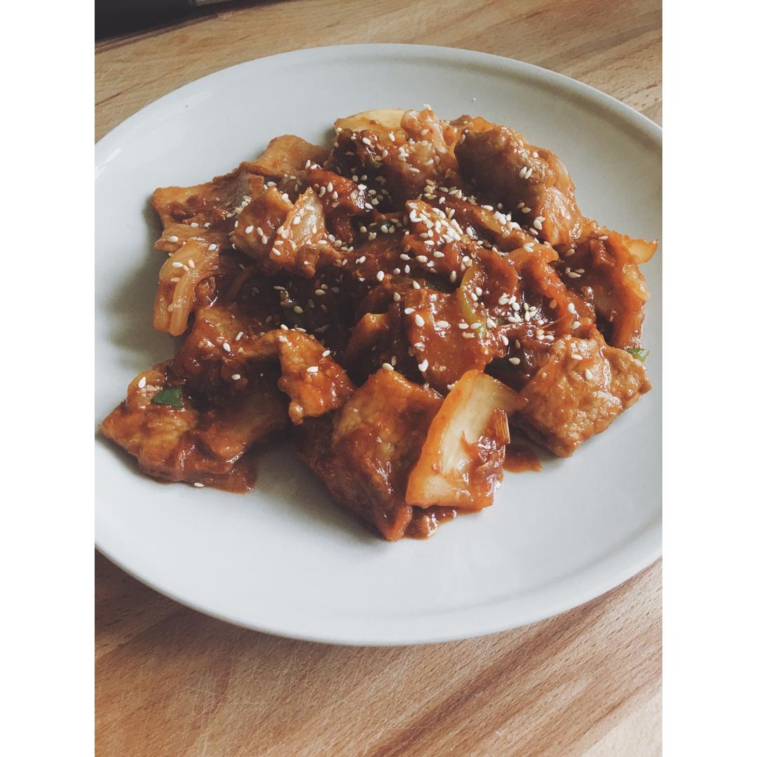 辣白菜炒五花肉 Korean Spicy Cabbage with Fried Pork Belly