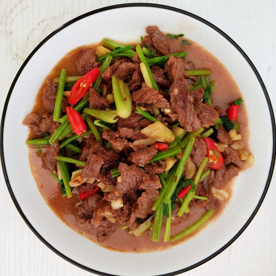 小炒黄牛肉，肉嫩味香！太好吃了简直是米饭杀手！