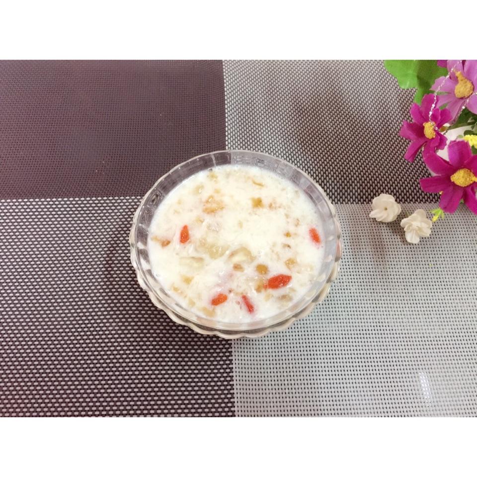 这一碗，只长颜值不长膘！（银耳桃胶皂角米）