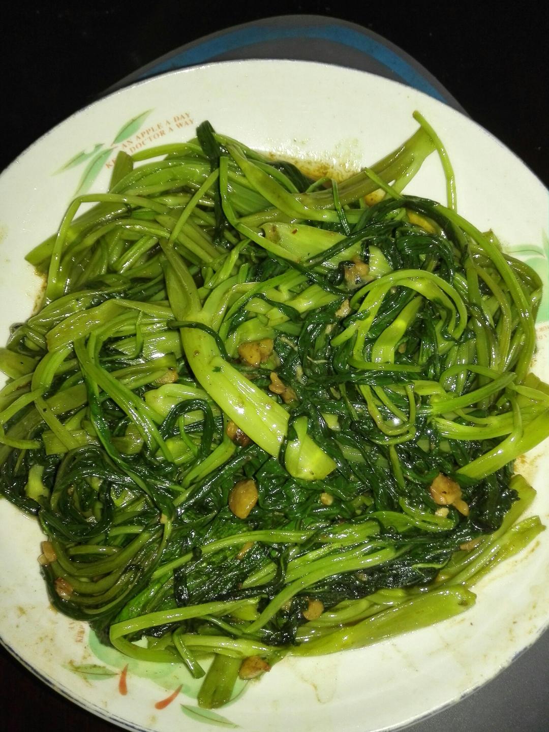 炝炒空心菜（不黑的秘密）