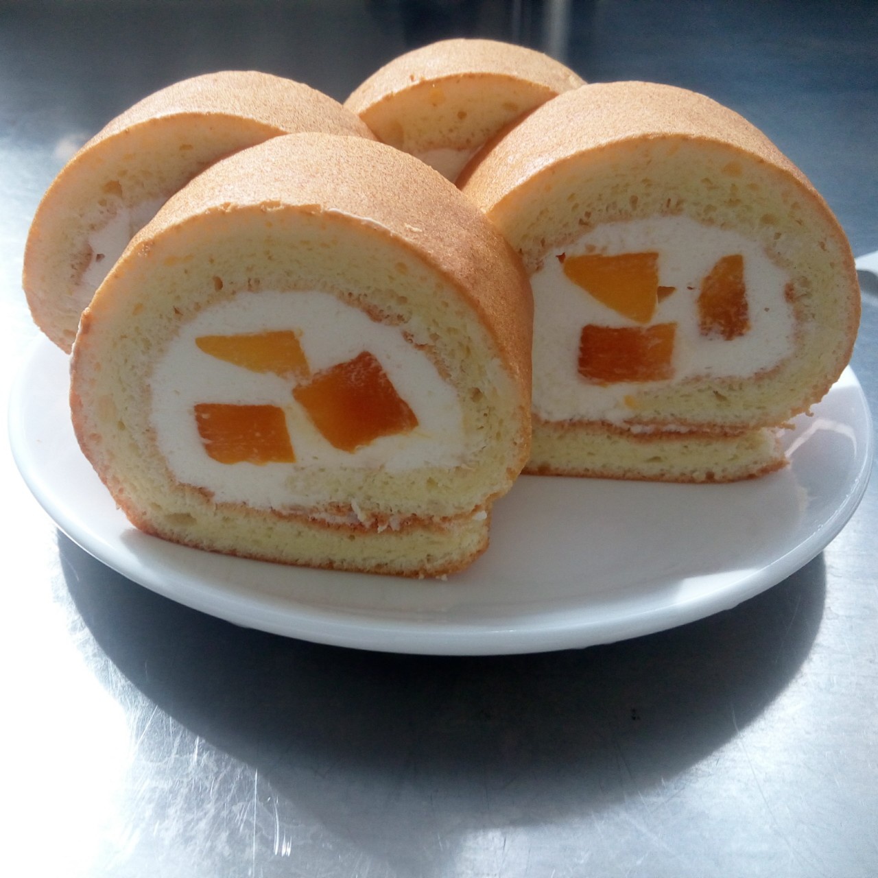 烫面草莓蛋糕卷