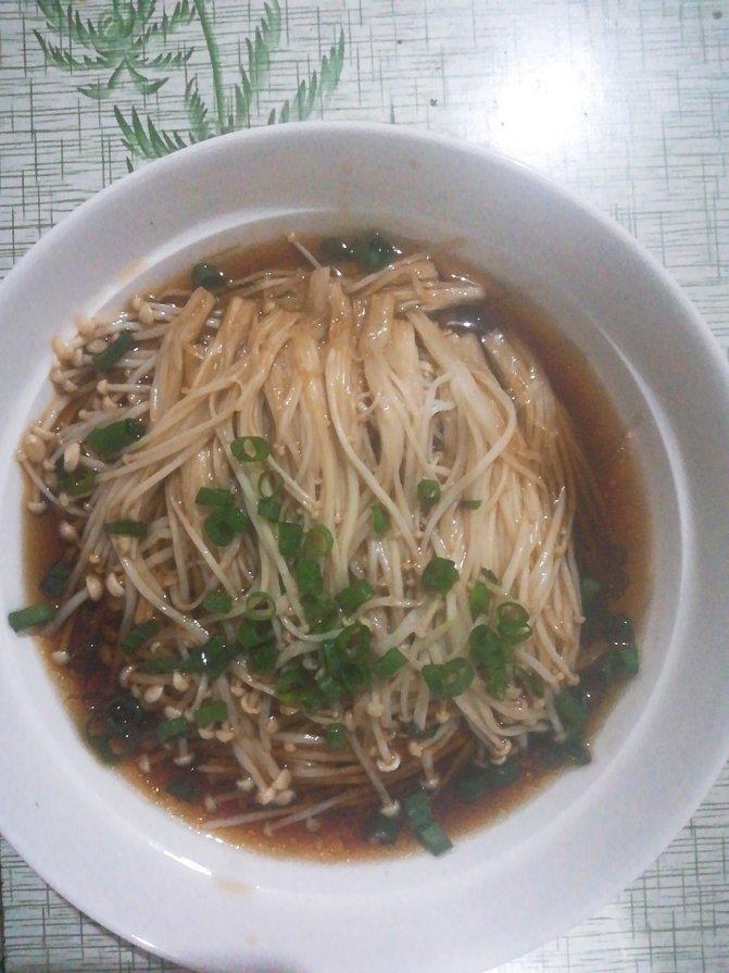 五分钟做一碟油泼金针菇