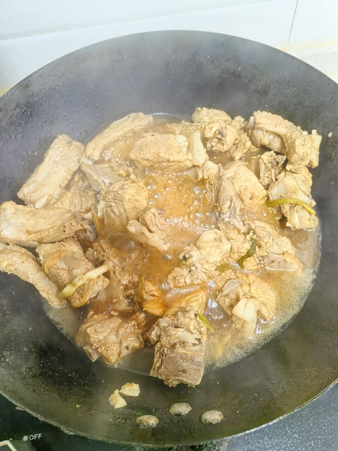 东北四大炖的排骨炖豆角