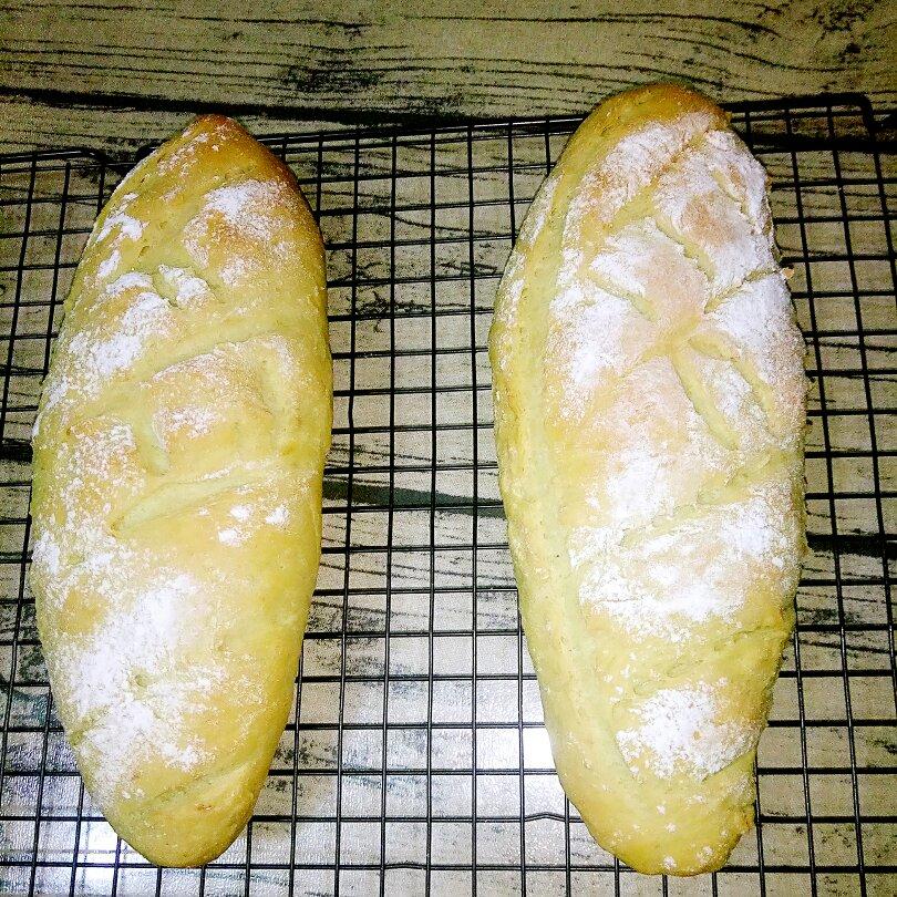 牛油果全麦面包