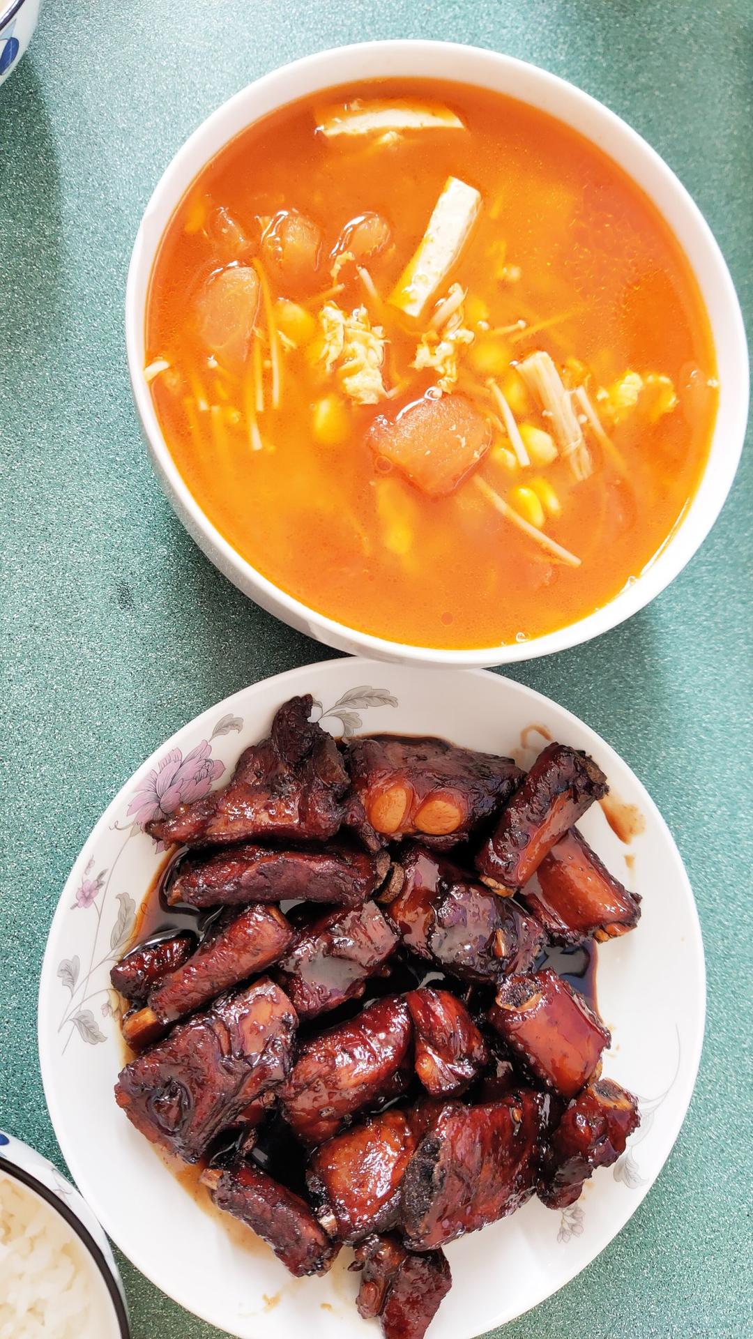 【瘦身又美味】西红柿金针菇豆腐汤