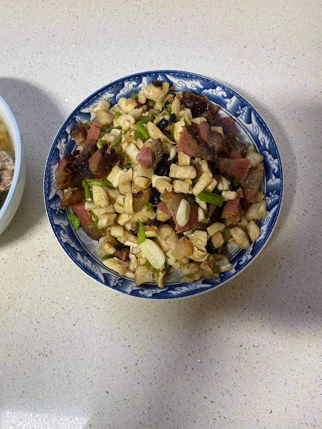 萝卜干炒腊肉（湘菜）新增腊肉快速去咸的方法