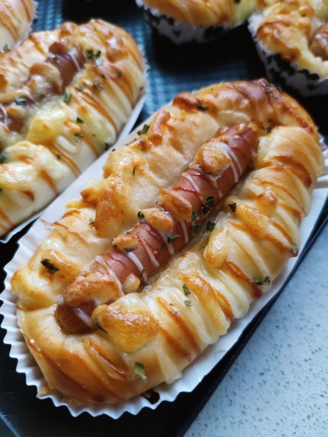 软fufu的经典肉松肠仔包