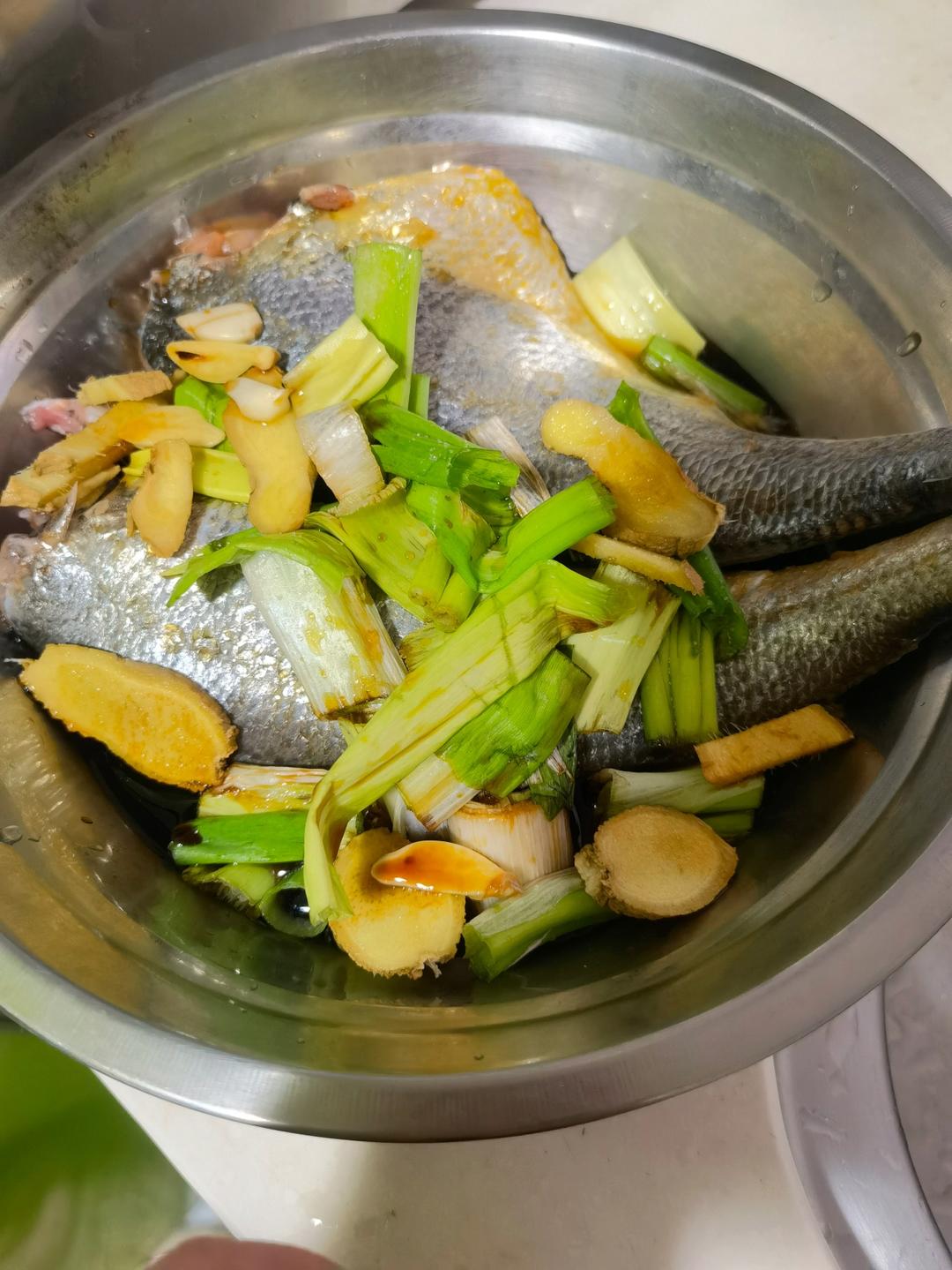 红烧黄鱼—鱼皮不破的小窍门