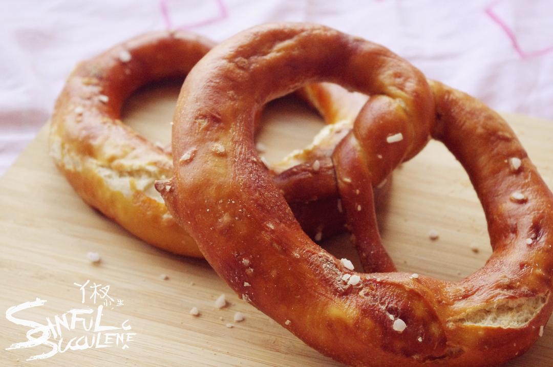 椒盐圈饼 Brezel / Pretzel 布雷结的做法