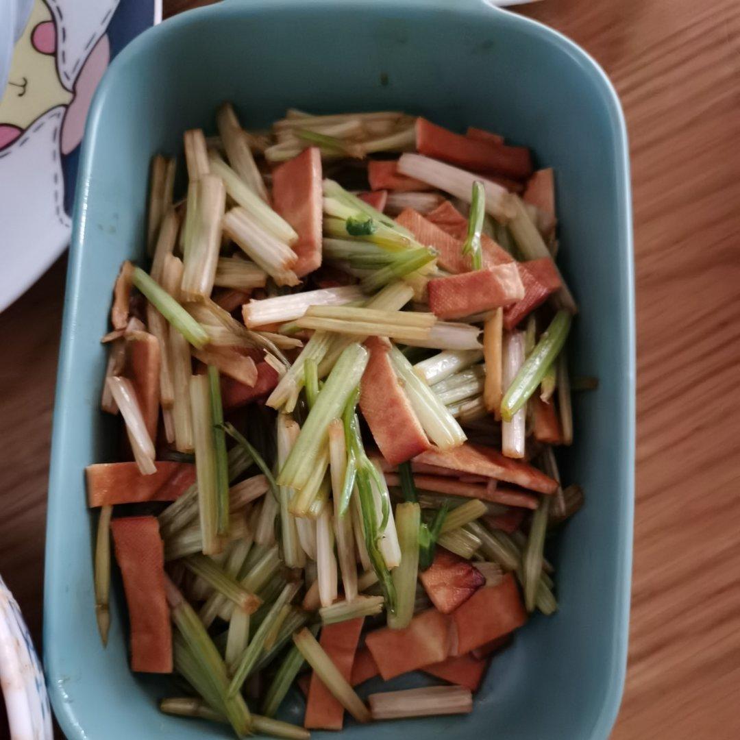 芹菜炒香干